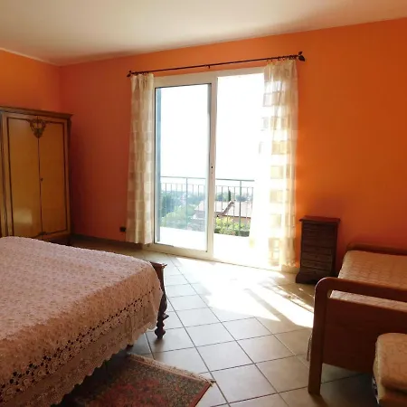 Nyaraló Appealing Holiday In With Garden
