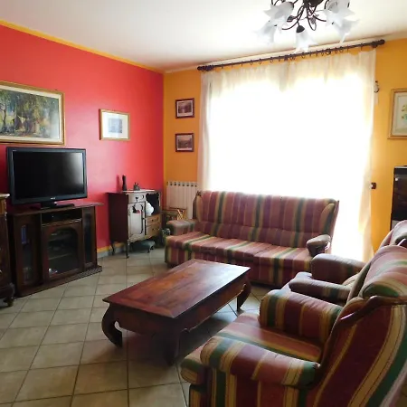 Nyaraló Appealing Holiday In With Garden San Remo