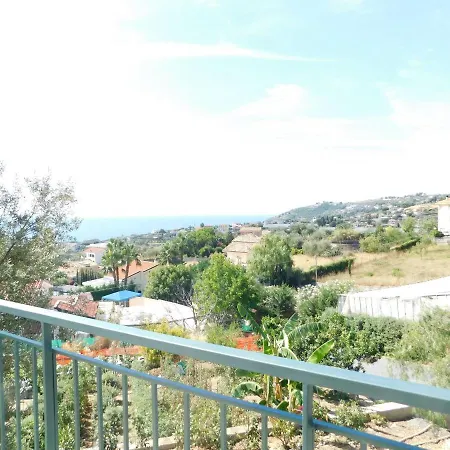 Appealing Holiday In With Garden Nyaraló *