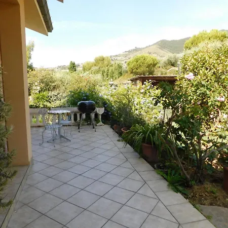 Appealing Holiday In With Garden